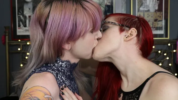 Ruby And Kiwi Make Out