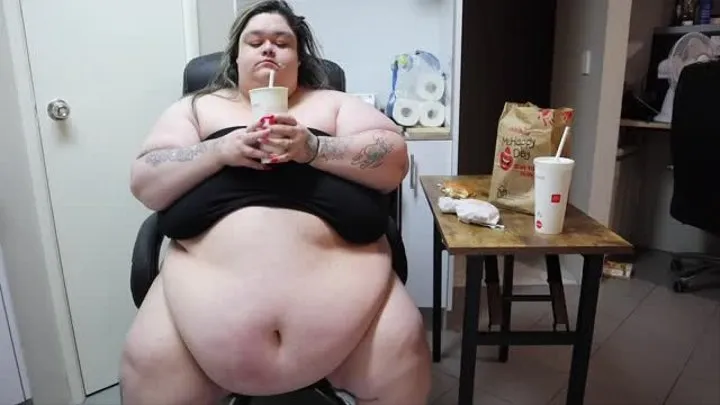 SSBBW Devours Shakes & Burgers