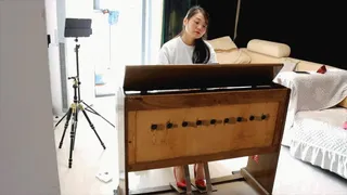 Ms Ya Mei tramples on the organ