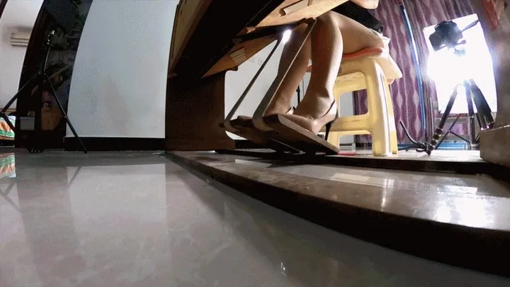 Gopro max Pink high heels trample on the organ