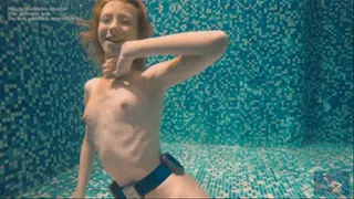 289 Lara underwater nude and fresh