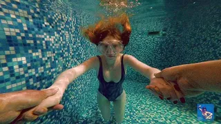 050 Ginger - Ginger underwater lessons
