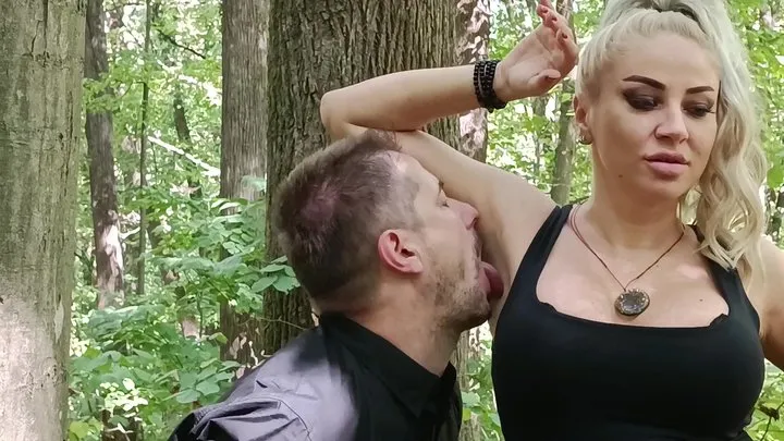 Mistress Samariel and Faith - armpit licking in the forest part 1