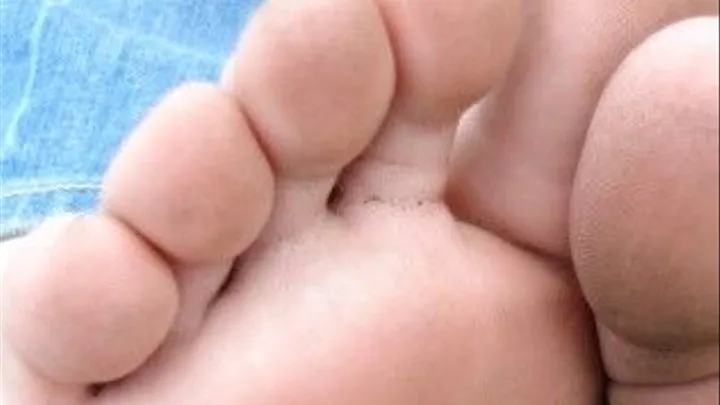 My Tiny Footboy - A Giantess Audio Fantasy