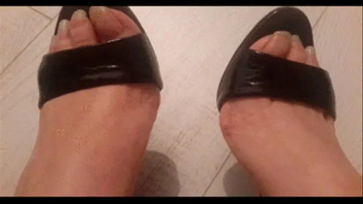 Black Sandals Toenails