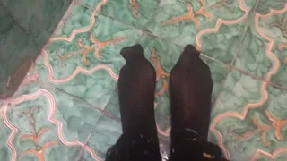 Extremely smelly feet