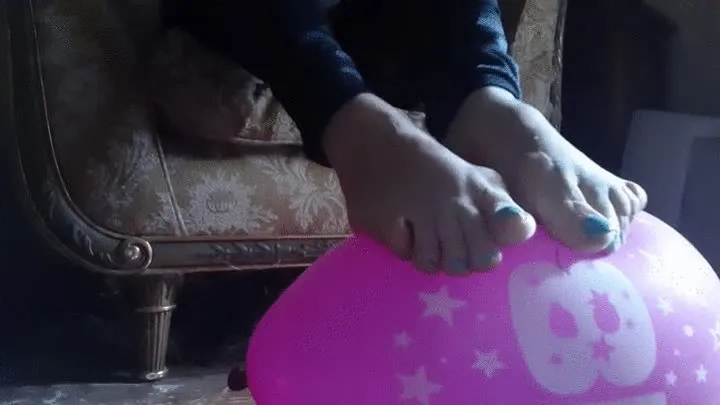 CUTE FEET MAKE THE PINK BALLOON BURST