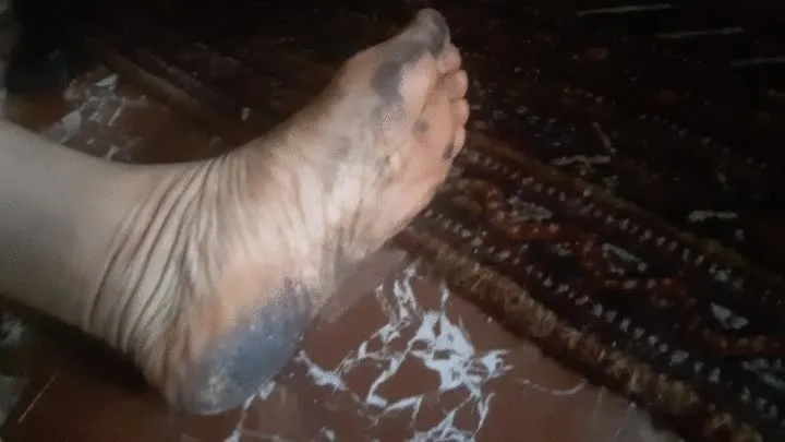 THE FILTHIEST DIRTIEST FEET EVER!