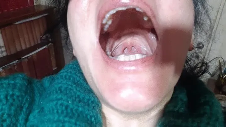 DEEP INSIDE MY MOUTH SHOWING MY LOVELY UVULA