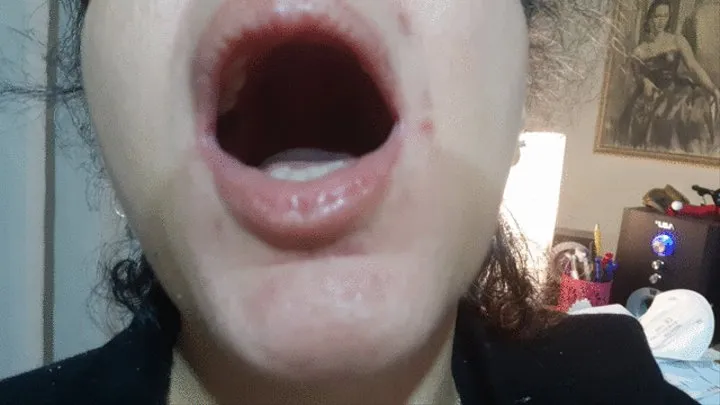 UVULA AND LONG AND WET TONGUE