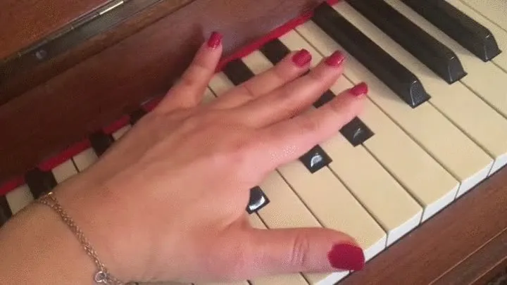 LOVELY HANDS SLIDING ON THE PIANO