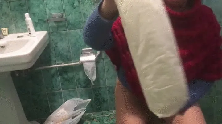 Soaking a big diaper with pee