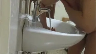 Armpits washing and towel wrapping