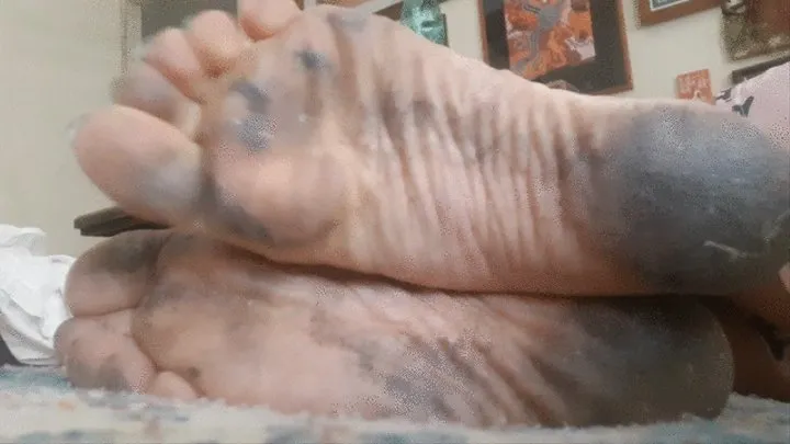 EAT MY DIRTY FEET