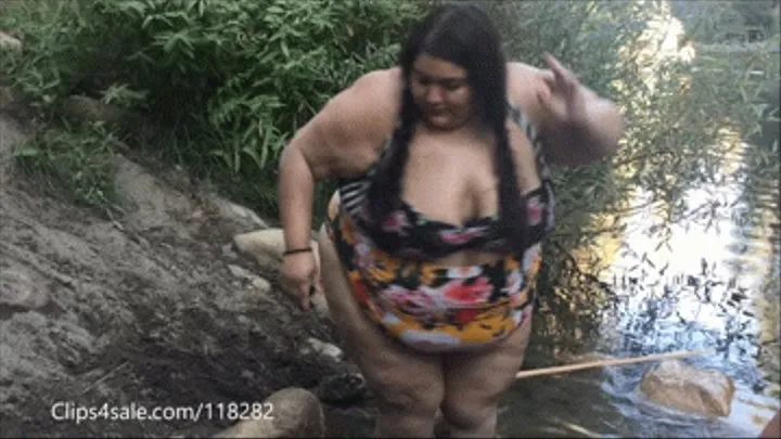 Ssbbw Takes On A Hill