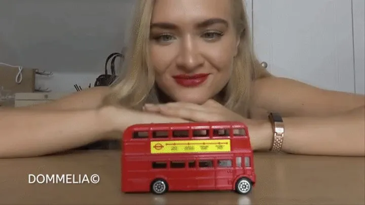 Giantess V Double Decker Bus