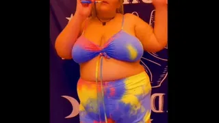 Bbw vaping and belly play