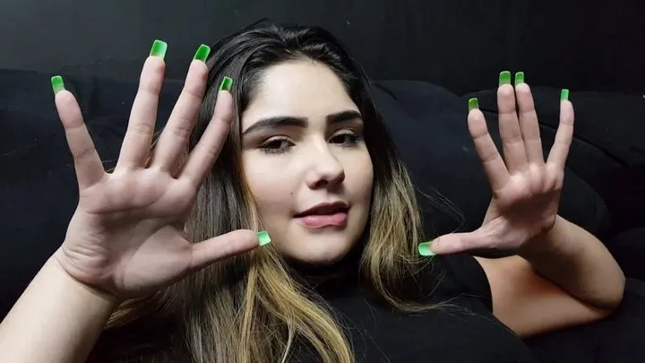 HAND OVER MOUTH GIANT HANDS - VOL # 60 - NEW TOP GIRL SUZANY GOUVEIA - NEW MF JULY 2019 - CLIP 1 - never published