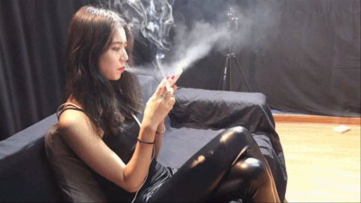 Sexy heavy smoker tiantian`s smoking play game