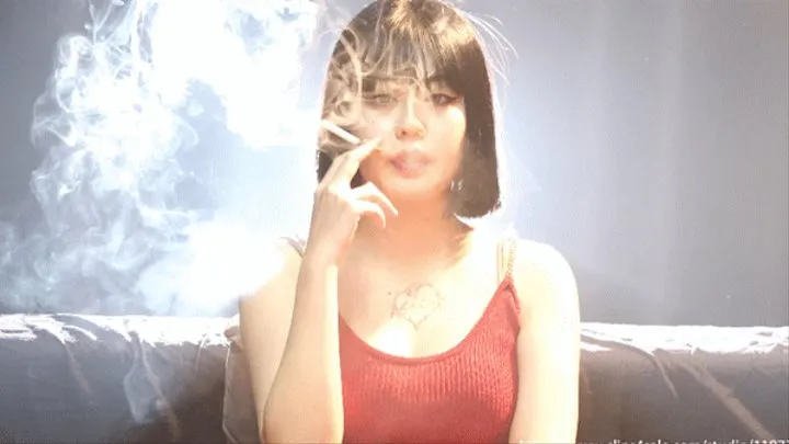 qingqing's sexy smoking with natural style