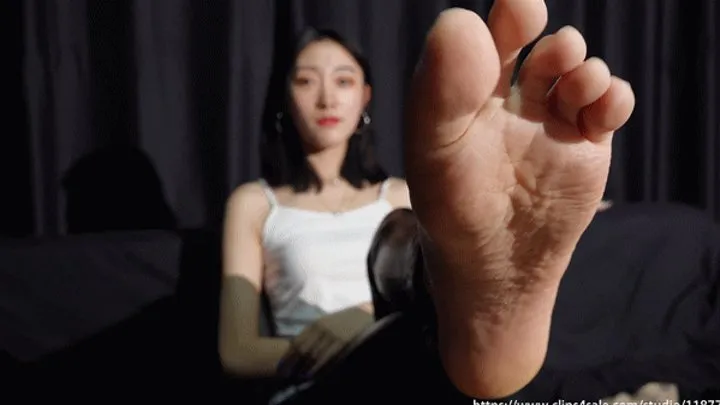 Dancer Sexy stinky barefeet