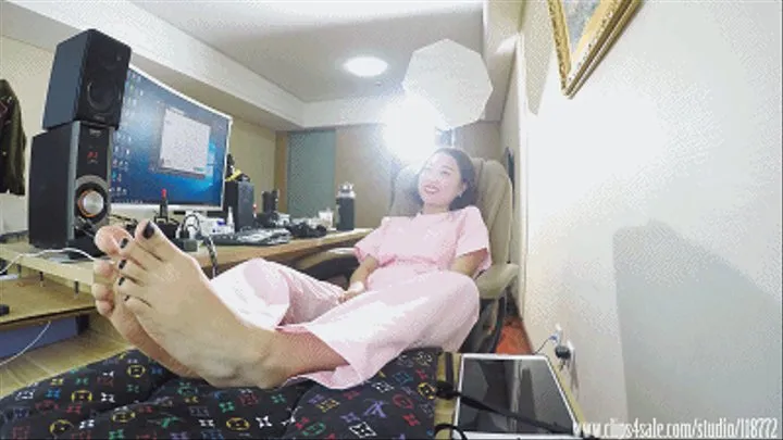 Asian Beautiful Girl fushunaimi foot sock