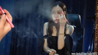 Super sexy queen Yuanyuan smoking and makeup in front of mirror