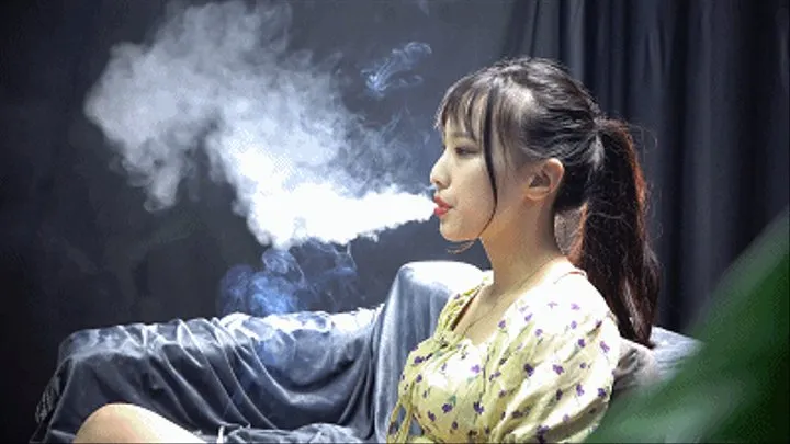 Sexy heavy smoker xiaoheimei's new interview1