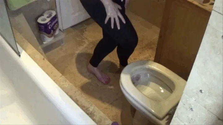 Plopping In Yoga Pants With Loud Fart - Toilet Fetish