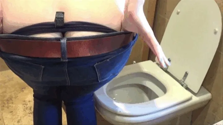 Plops In Skinny Blue Jeans - Toilet Fetish