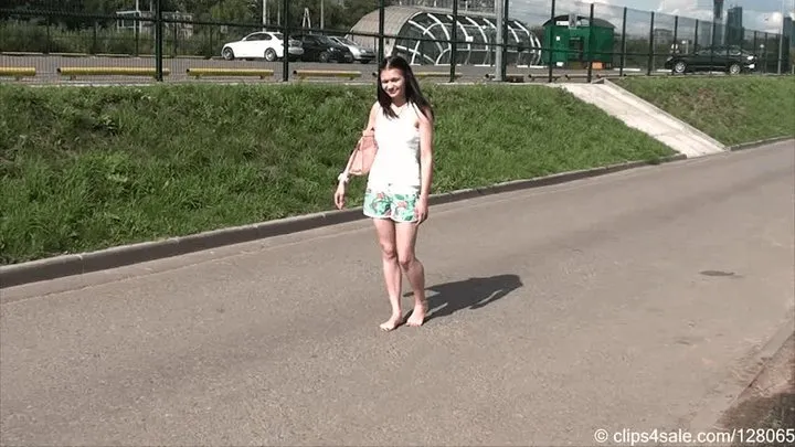 19-year-old beauty barefoot in the city (Full)