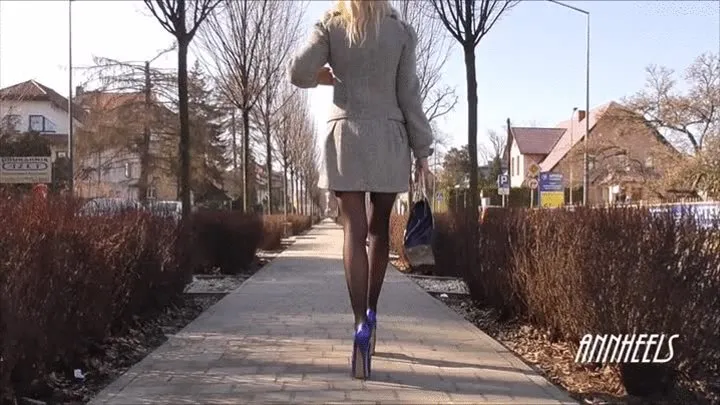 ANIA - SHORT COAT AND BLUE HIGH HEELS