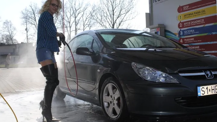 ANIA - we wash my car in VERO CUOIO boots