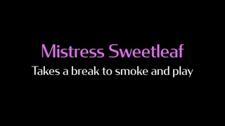 Mistress Sweetleaf shaving her pussy