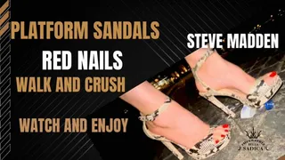 Plataform Steve Madden red nails Walk at night