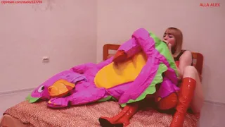 Alla inflates a rare big inflatable dragon with her mouth!!!