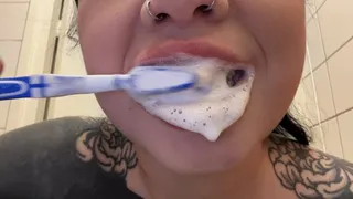 Foaming Tooth Brushing