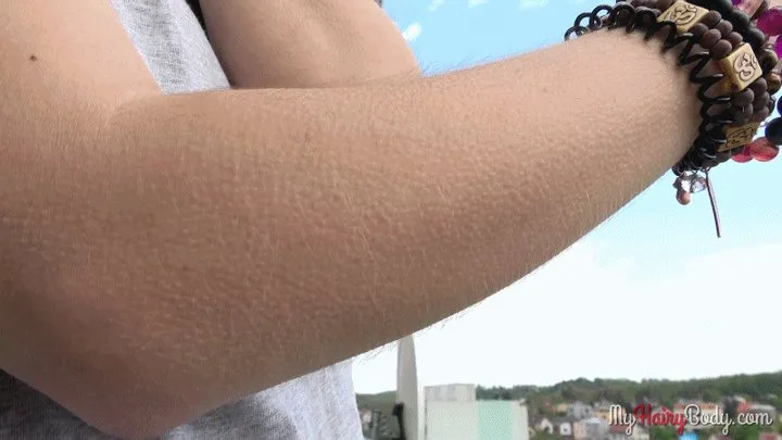 Lea's hairy arms