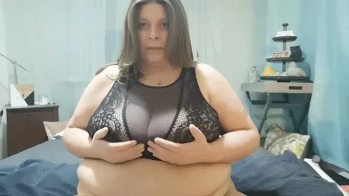 Bbw Oils Her Big Tits