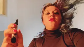 GIANTESS LADYMONICA SMOKES