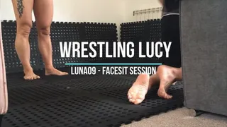 Luna 09 - Facesitting Session 2