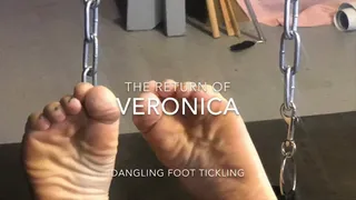 The return of Veronica - dangling foot tickling