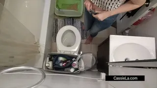 Cassie's Constipated Moaning for Big Chunky Toilet