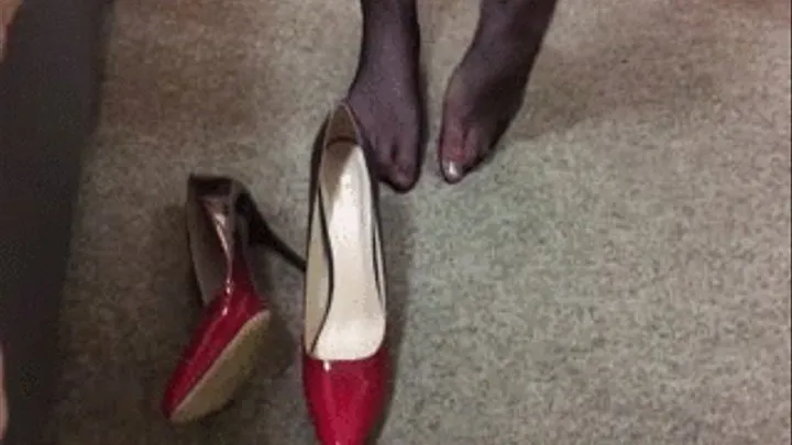 Black and Red highheels dipping