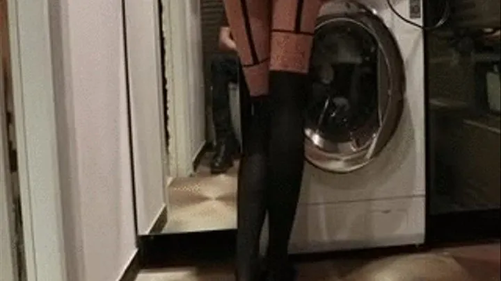 My step-sister in toalet in pantyhose show ass legs and boobs