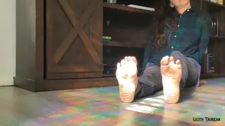 Dirty Feet & Rainbows - Lilith Taurean Does A Dirty Foot Tease Under A Rainbow