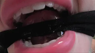 BONDAGE OF THE MOUTH AND HANDS OF A BLONDE!