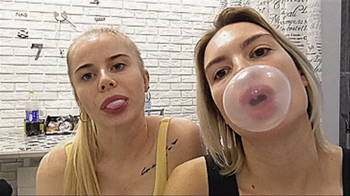 BIG BUBBLE GUM BUBBLES OF SEXY BLONDE LESBIANS!