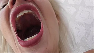 SEXUAL YAWNING OF THE LARGE MOUTH AND THROAT!