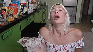 THE BLONDE CLEANS THE SPICE RACK AND SNEEZES VIOLENTLY!